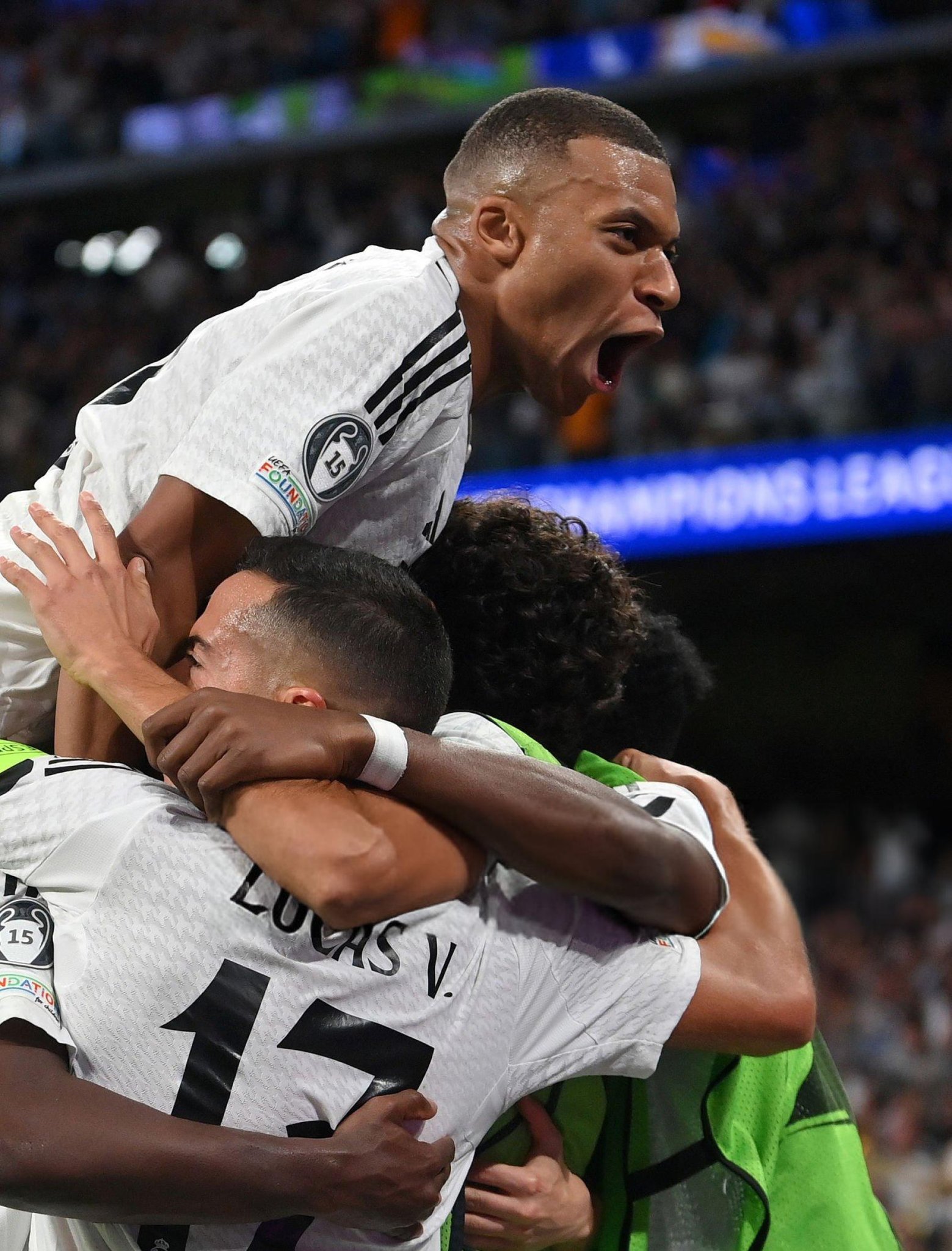 凤凰娱乐APP-对手难以逾越，球队成功轻松取胜