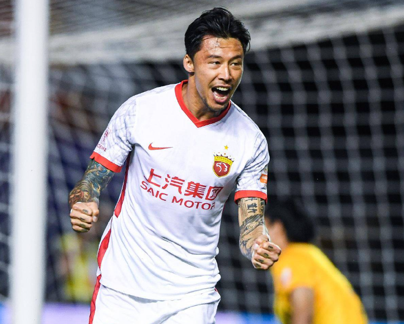 移动端游戏-上海队领先位置稳固，底气十足状态火爆(上海队球员名单图片)