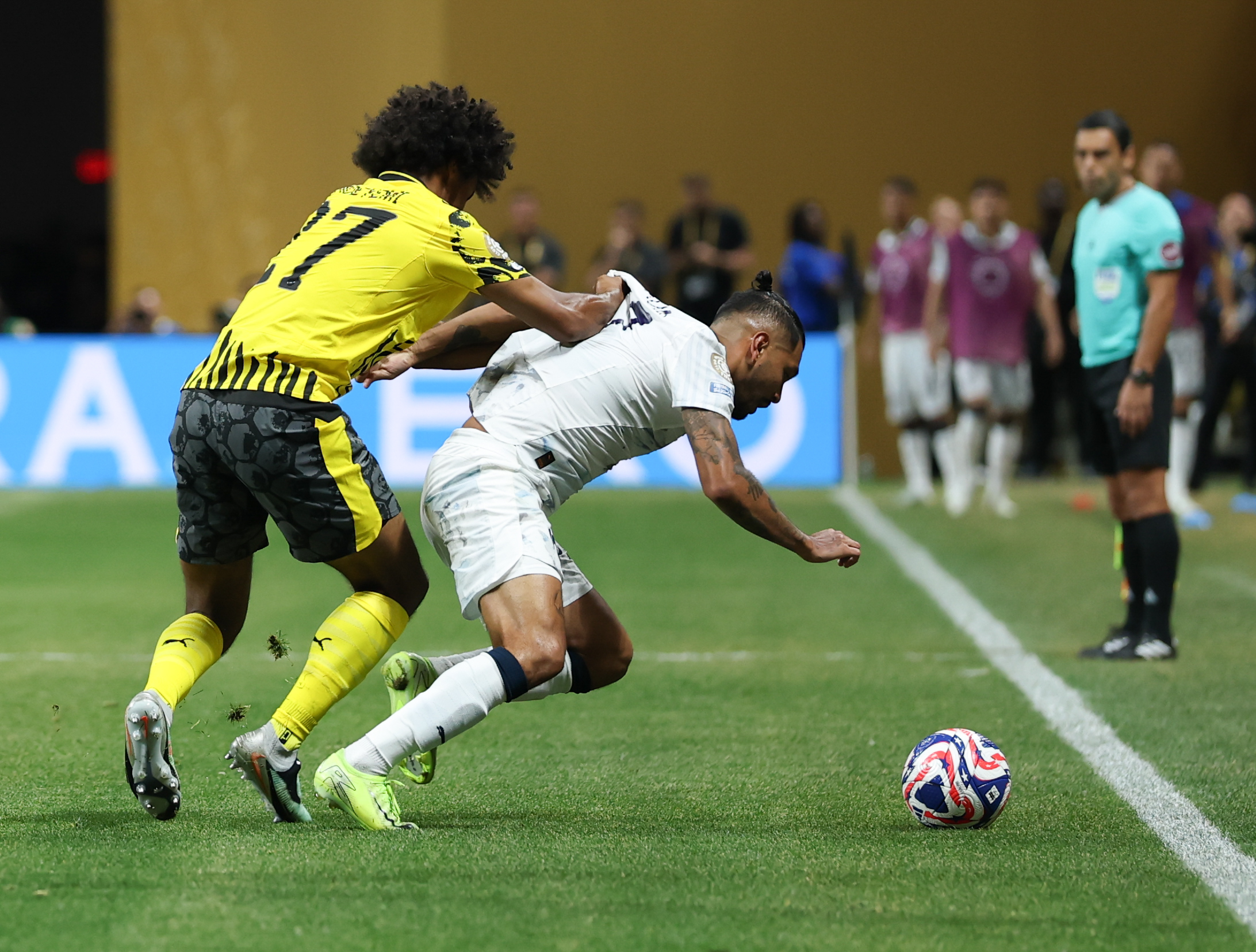 手机APP-多特蒙德惨遭淘汰，欧冠征程提前结束(多特蒙德什么时候夺得欧冠冠军)