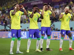 狂胜！巴塞罗那击败对手晋级淘汰赛的简单介绍