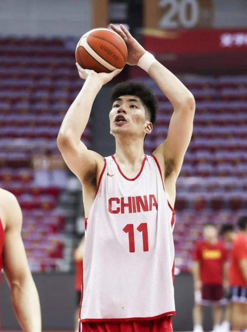 凤凰娱乐下载-西班牙篮球明星在国内联赛中助队取得连胜(西班牙篮球明星在国内联赛中助队取得连胜冠军)